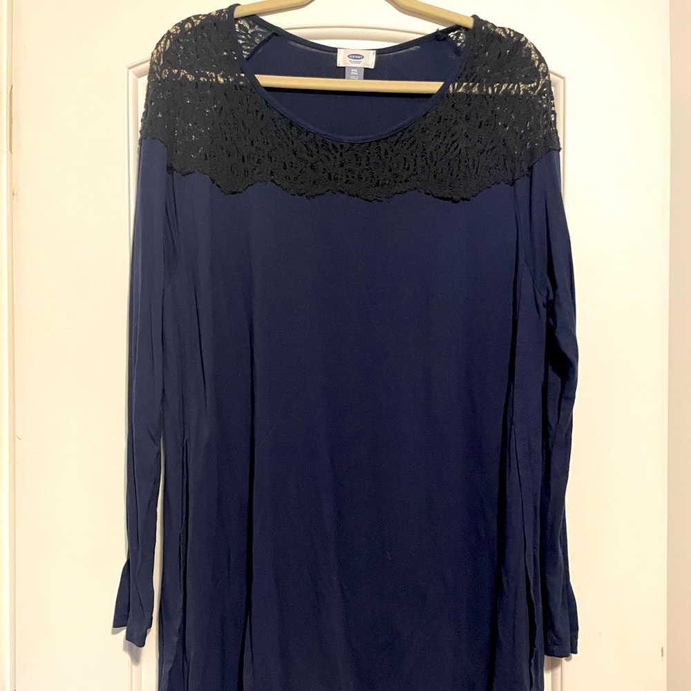 Old Navy navy and black tunic with lace detail